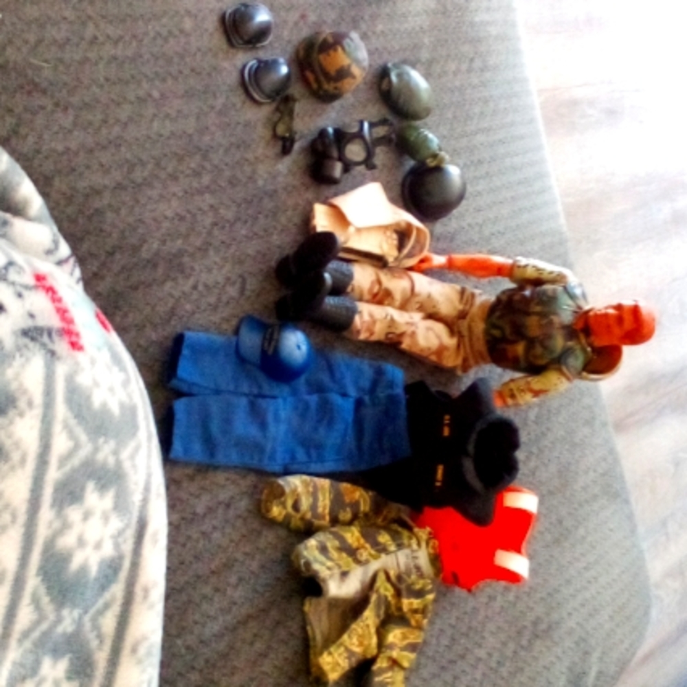 Gi joe with outfit and accessories